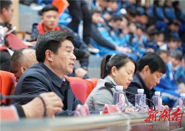 湘西州委常委,组织部部长,统战部部长龚明汉讲话