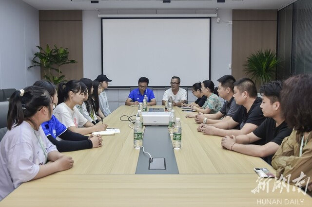 访企拓岗促就业