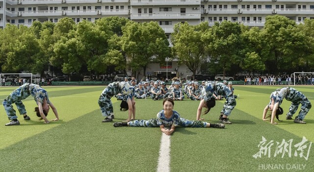 火热军训砺青春