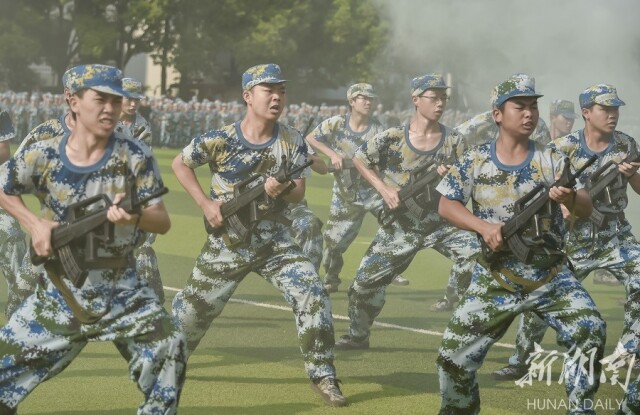 绽放青春风采