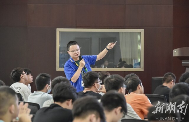 访企拓岗  力促就业