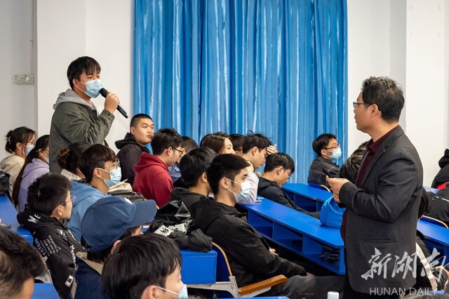 助力学子就业