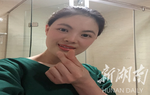 彭小芳:"不用担心,每天盒饭加水果,或者酸奶,营养棒棒,增强体质.
