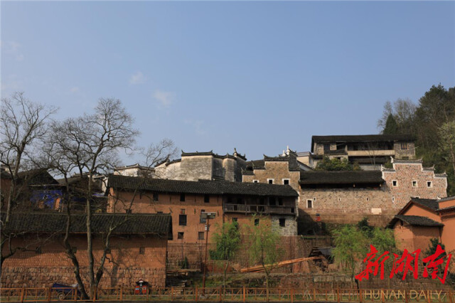 古堡乡愁春光暖—泸溪县岩门千年古堡寨文旅扶贫与乡村振兴无缝对接