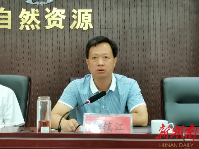 湘阴县县长李镇江强调,平益高速公路既是国家重点工程,也是地方