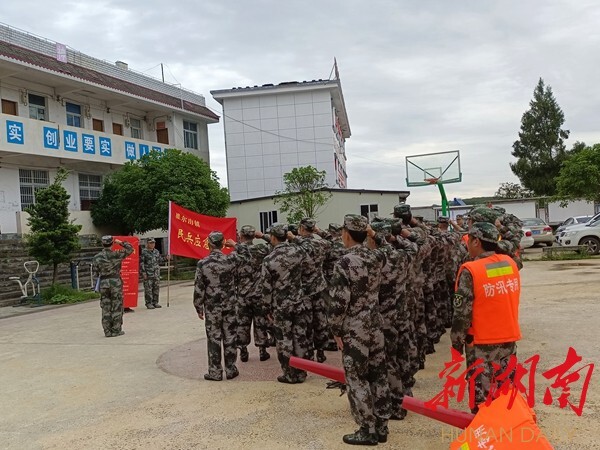 凤凰县腊尔山镇开展青年民兵点验活动 新湖南