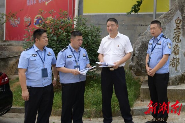 8月3日,江华瑶族自治县副县长提名候选人,县公安局局长提名人选李新建