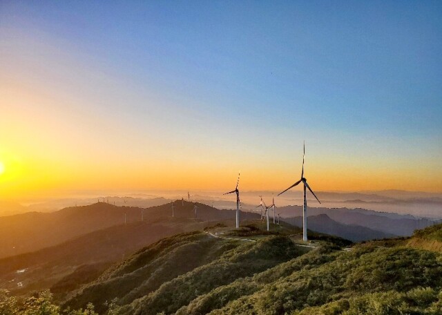 西晃山日出