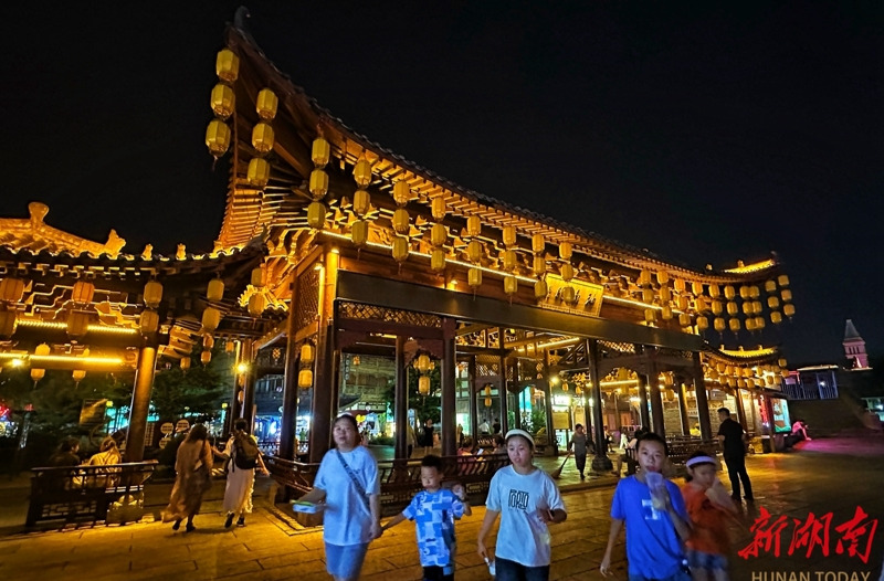 夜游河街