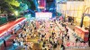 酒店经理街头揽客 厨师长忙着拌卤菜