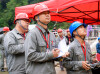 张家界山间飞起重载“空中快递员”