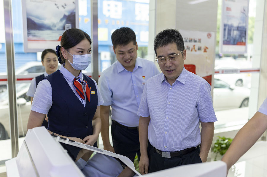 张世平：努力开创抓班子带队伍干事业促发展的新局面