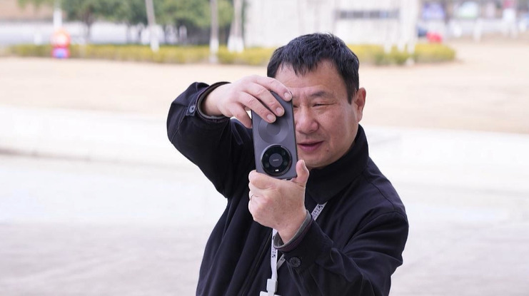 智界潮改车闪现谢子龙影像艺术馆