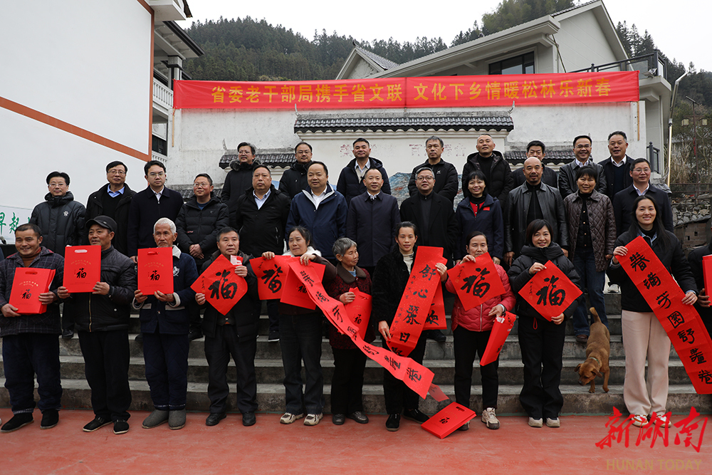 500副春联免费送！这场“文艺惠民”活动让年味从笔尖暖到心头