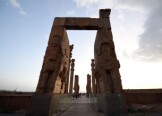 イランのペルシャボリス遺跡を訪問