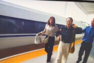 旅客突发心脏病，益阳南站紧急施救
