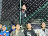 湘超永州主场惊现“墙缝票”