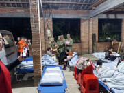 石门：民兵驰援所街乡 为集中安置人员搭建床铺 安排晚餐