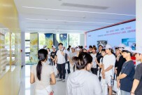 “湘江开放日”再度启航，新区学子实地探寻智造新赛道