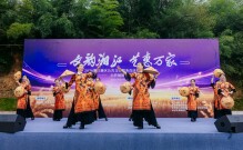 田间舞台唱响新乐章！“文韵湘江 艺惠万家”公共文化服务专场走进白箬铺镇