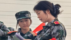 湖南信息学院教师刘子涵：迷彩同行守初心，温情护航启新程