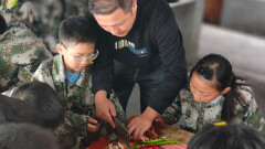怀化市宏宇小学：走出课堂 走进田野 在劳动中成长