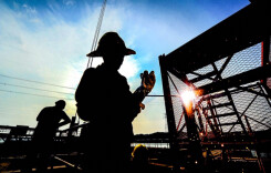 昭华大桥建设者