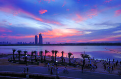 晚霞夕照松雅湖