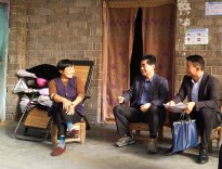 杜晓勇到结对帮扶户家中开展“六看六查”工作