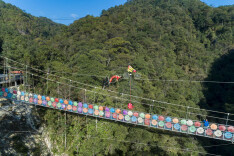 九龙江景区高空特技节精彩上演，成汝城春节旅游新亮点