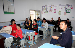 刚上学就被劝退，孩子不听话？当心“自闭症”