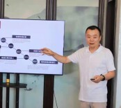 何成：为残疾人实现就业梦