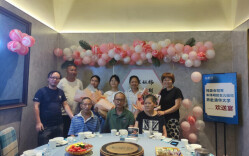 残奥冠军朱伟明送女儿上清华刷屏，坛宗公益送关怀