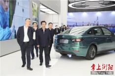 秦国文率队赴上海考察重点合作企业