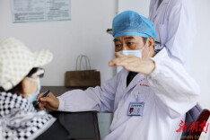 湖南省中医院75岁名老中医袁长津｜年接诊上万人次•手写病历千万字