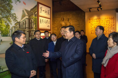 张庆伟在第一师范、中共湘区委员会旧址暨毛泽东杨开慧故居调研