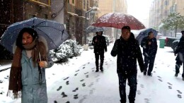 泸溪：心系搬迁群众  风雪中送温暖