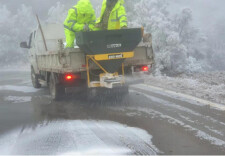 抗冰保畅丨迎雪而上的“守路人”