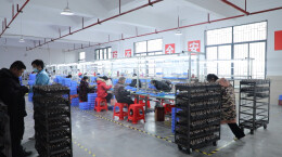 江华：持续激活小微企业产业园 让群众在家门口就业增收