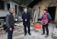 刘杰督查乡镇整建工作