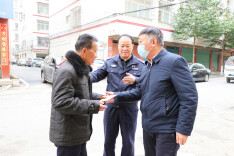 双牌：胡华清春节前走访慰问因病致困公安民警