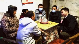 新春送温暖丨黄鹏程到乡村振兴联点村开展春节慰问活动
