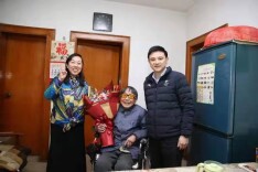 省体育局党组书记熊倪带队走访慰问离退休老干部