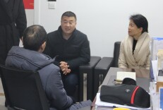 省体育局局长罗双全带队走访慰问困难职工