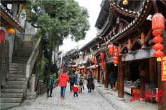 千年古镇接客忙