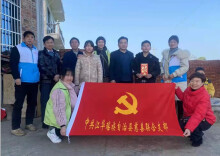 湖南珑宝电机为8名寒门学子送去近万元助学金