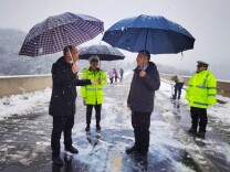 涟源：21个工作组分赴乡镇指导参与抗冰除雪保电行动
