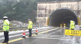 双牌：全警上路除雪保畅 国省干道基本解除交通管制