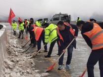 “冰”来将挡！这群双牌人抗冰一线刷屏