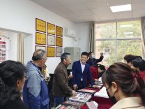 社区开展走访学习  交流离退休党建工作